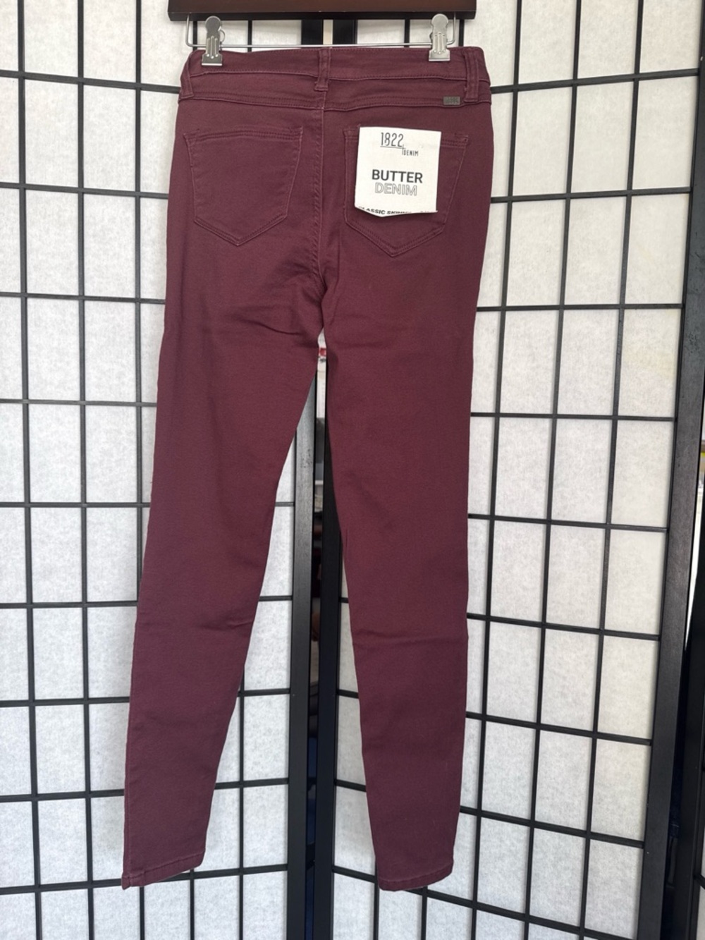 1822 Denim Wine-Colored Slim Stretch Jeans - Picture 6 of 10